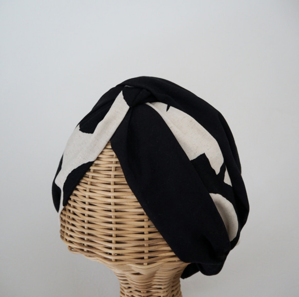 切り替え ヘアターバン (結び) ☆ 大きなドット モノトーン & オプションフード