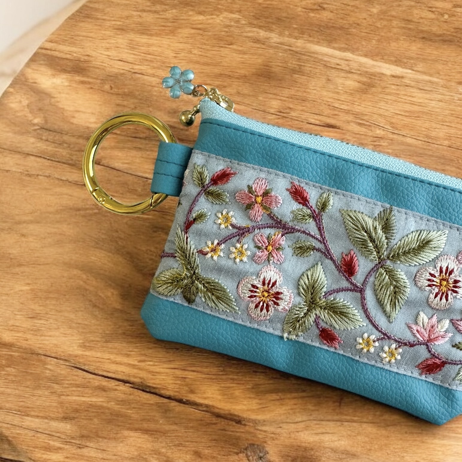 インド刺繍×エコレザー　ミニポーチ（流れるお花）