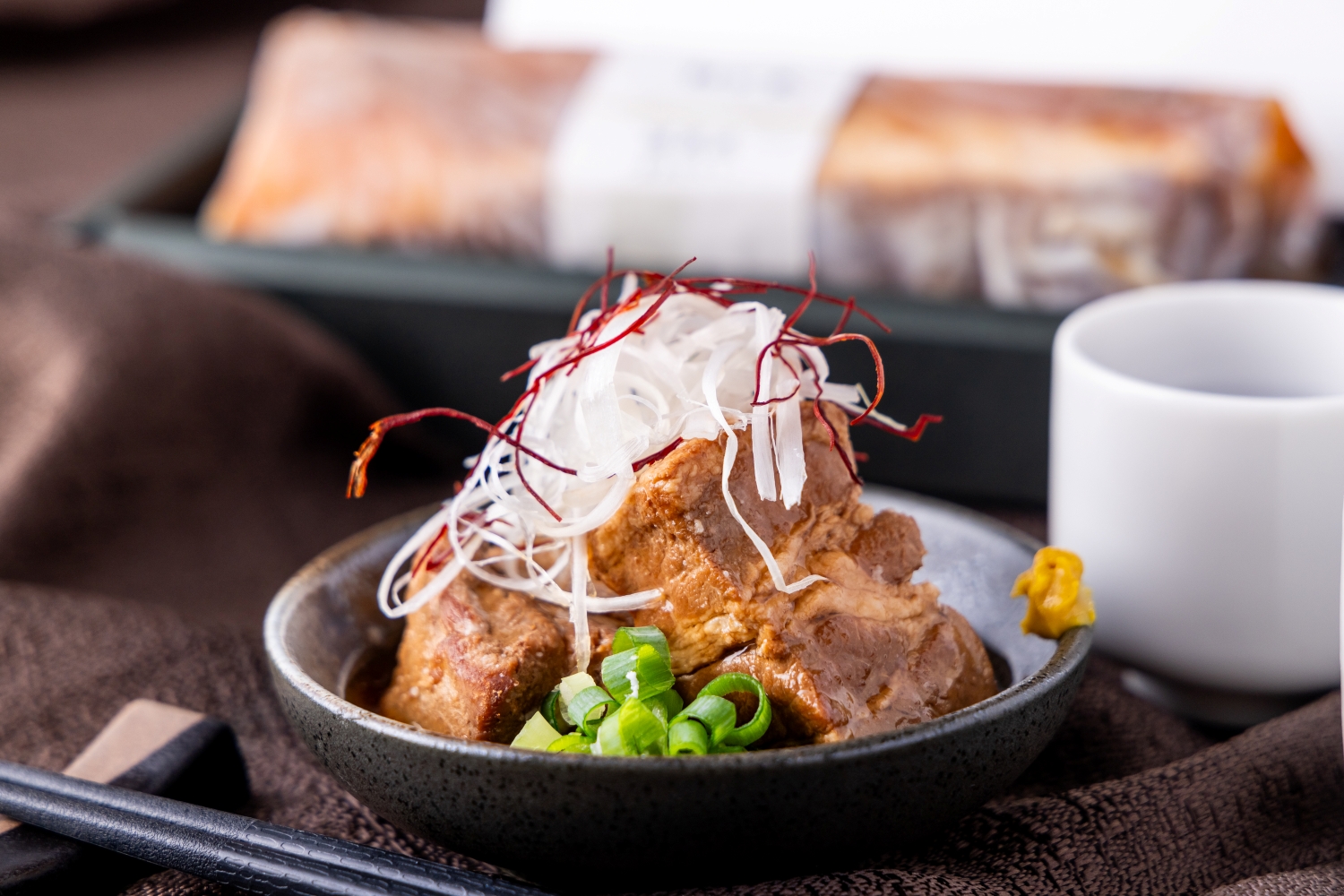 豚角煮 ~もろみ醤油仕立て~ (化粧箱入り)