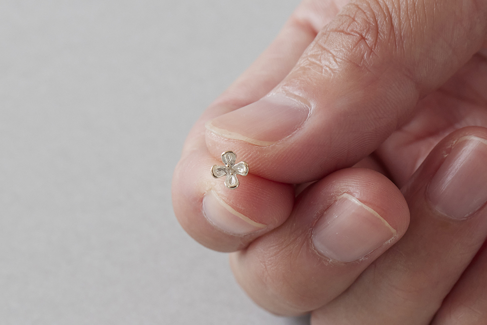〔K10YG〕キンモクセイのピアス<片耳>