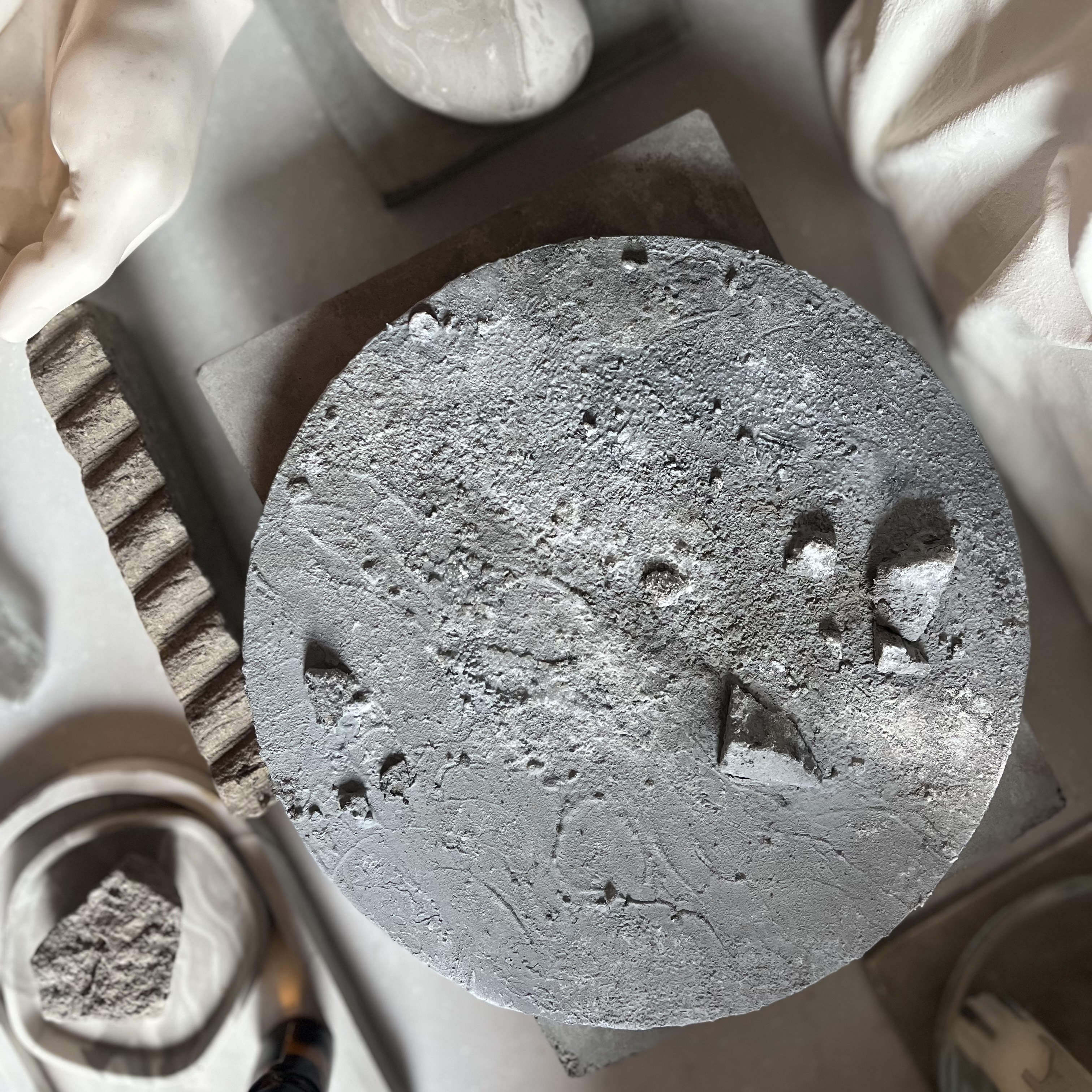 札幌軟石粉のアートパネル moon/グレーorブラック