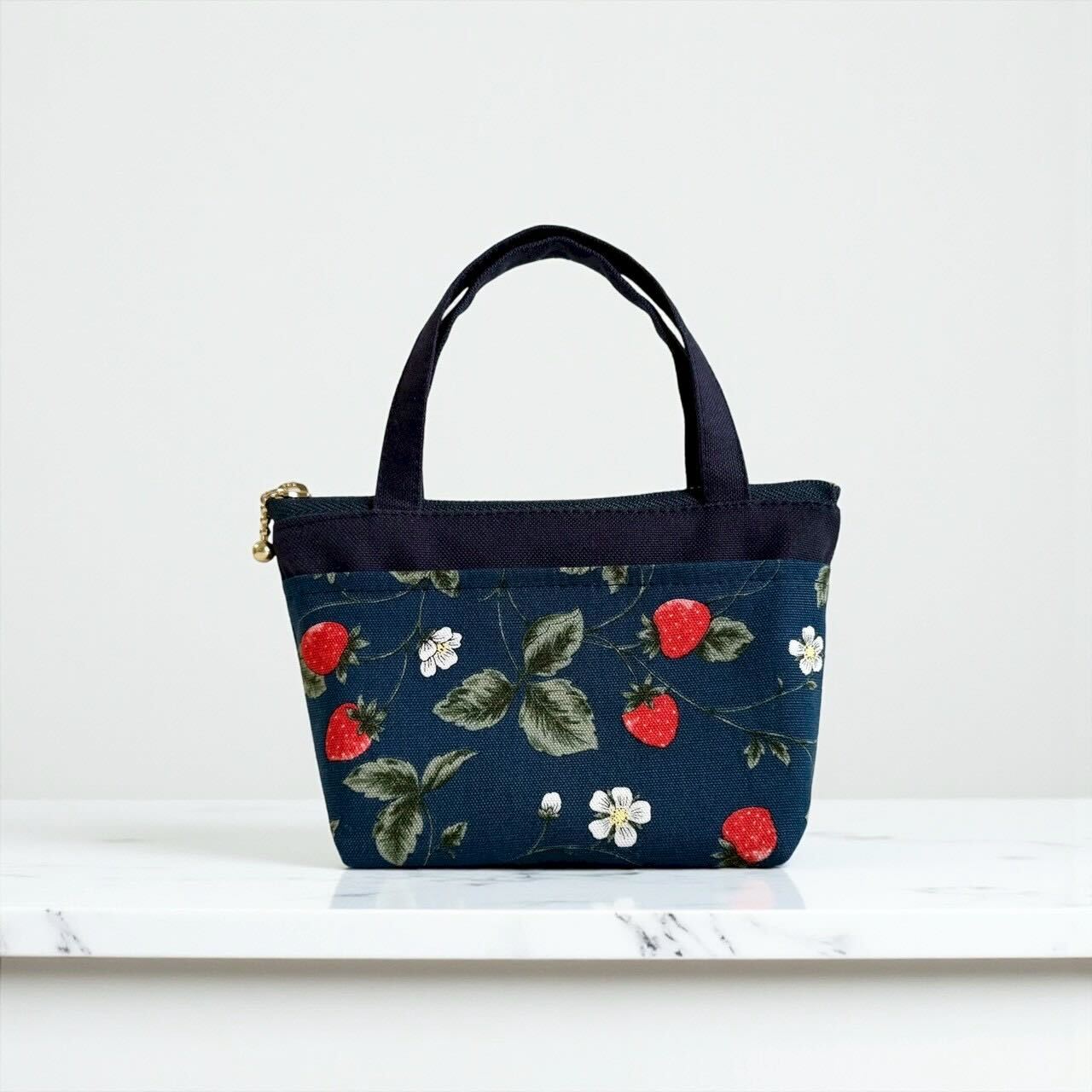 持ち手付きミニポーチ/アンティークいちご