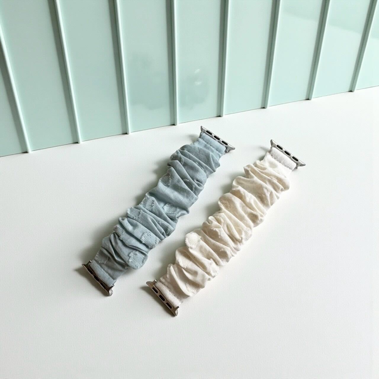 【アップルウォッチバンド2本セット】スノーカットボイル ドット柄