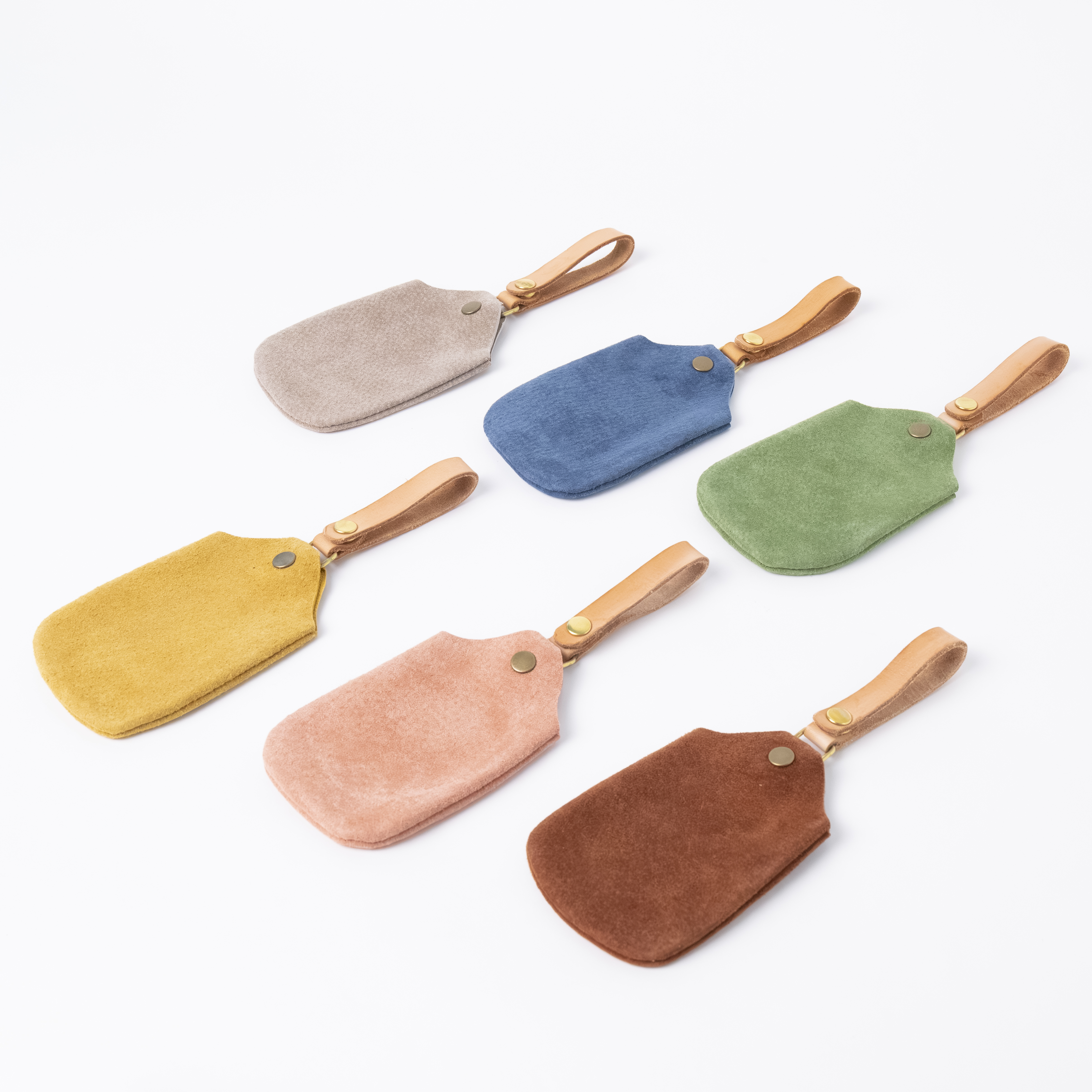 スエードぶた革【パスケース/ストラップ付き】選べる６色　柔らかく滑らかな触り心地のパスケースです