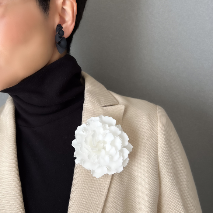 リシアンサス　ブローチ