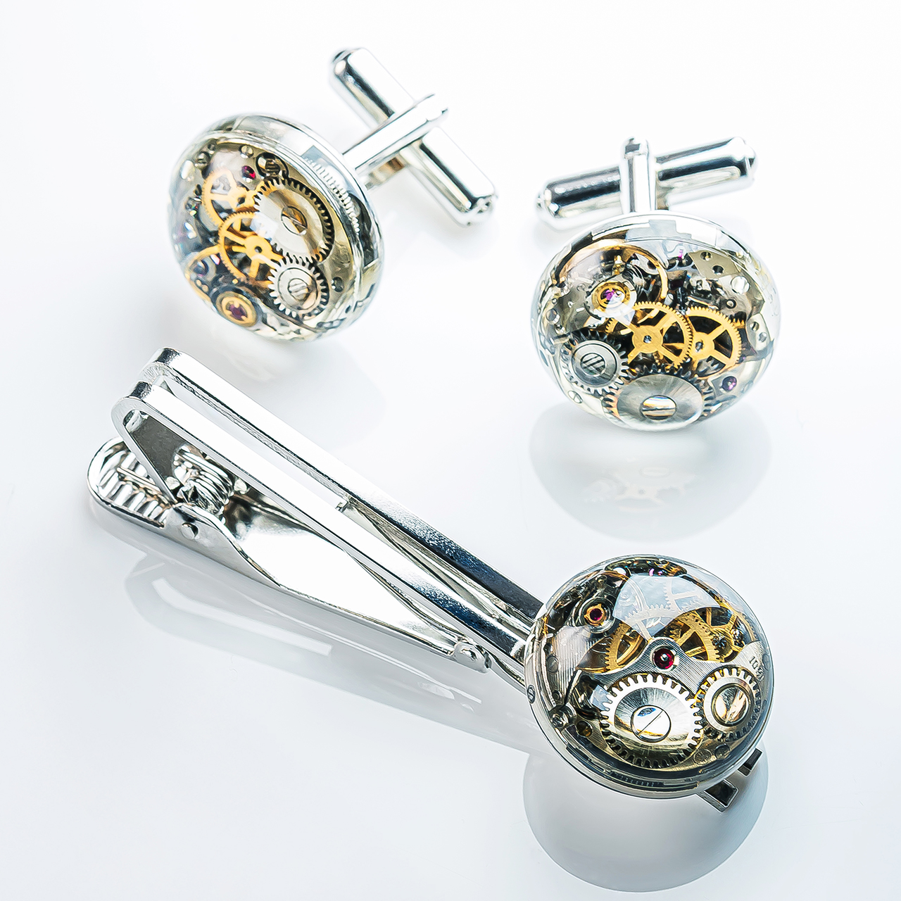 機械式時計のカフスボタン+ネクタイピン