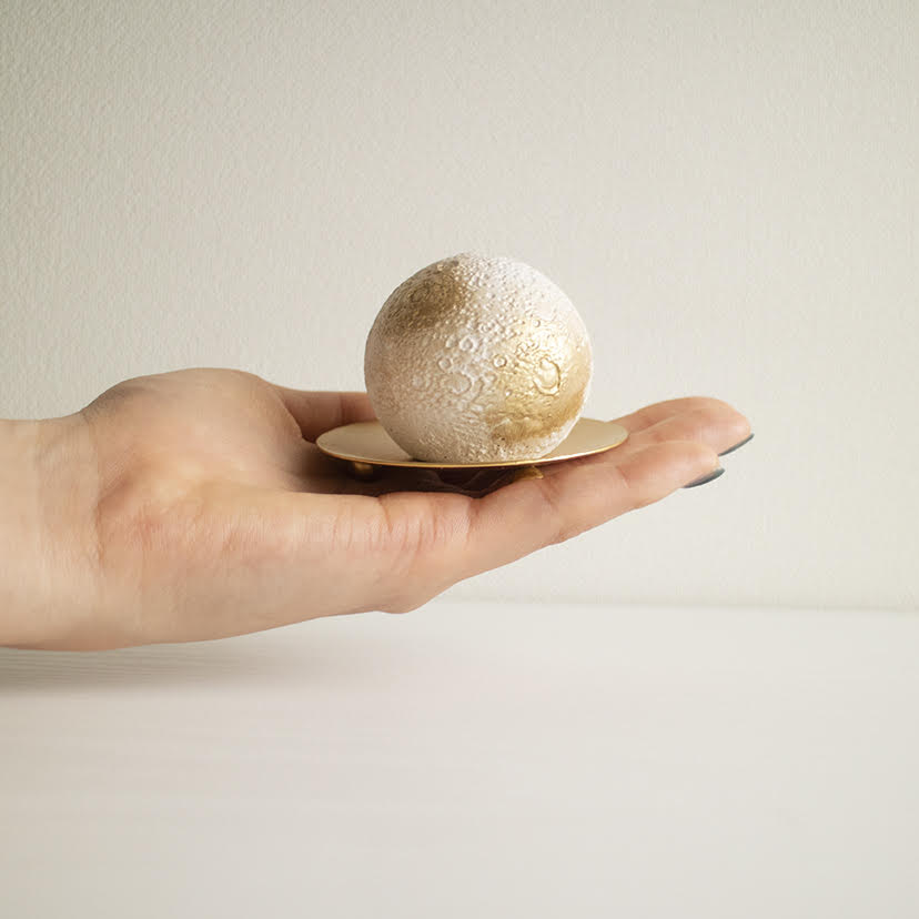 tiny moon stone | 夜を灯す 月のアロマストーンオブジェ《香るインテリア》