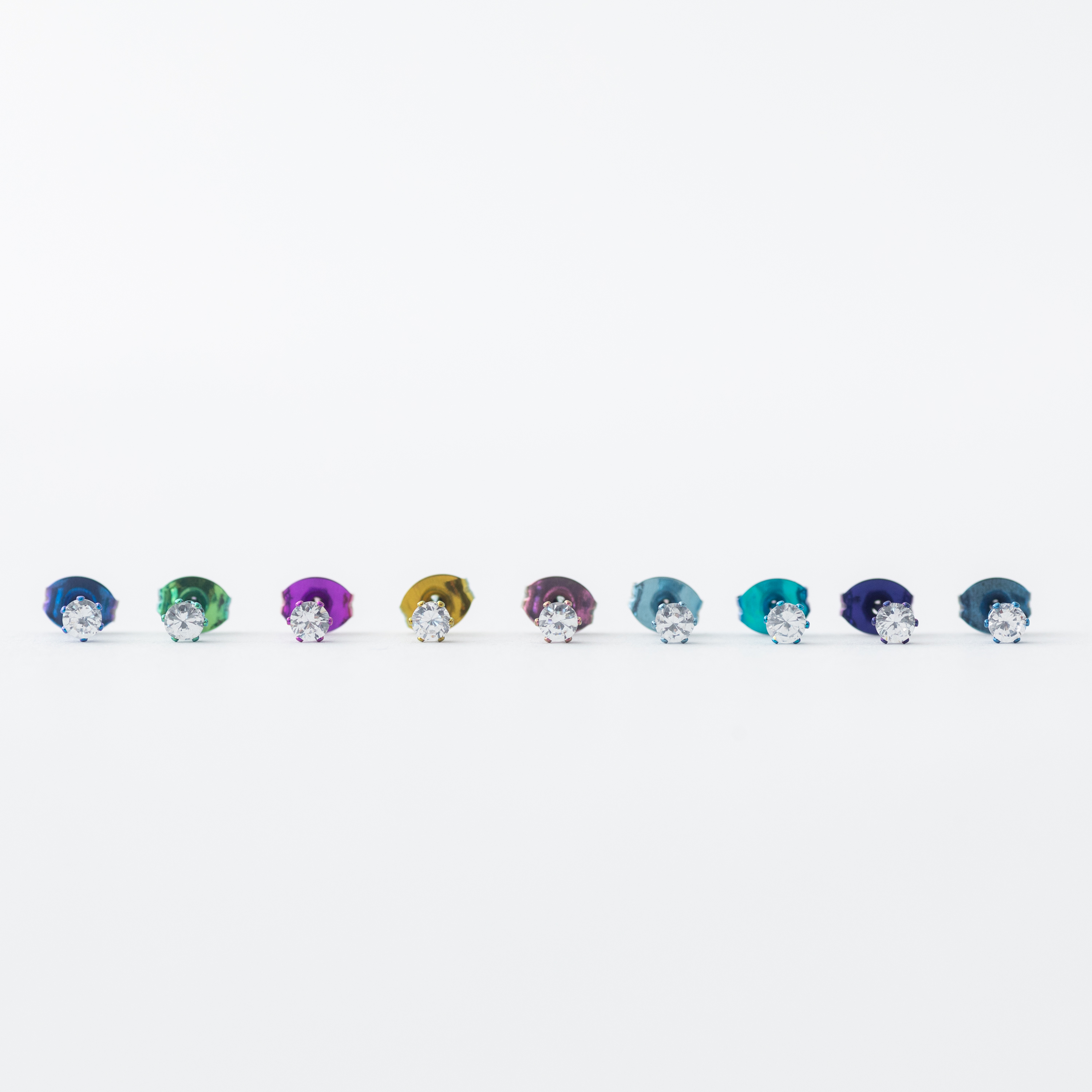 チタン製ピアス　結　両耳用