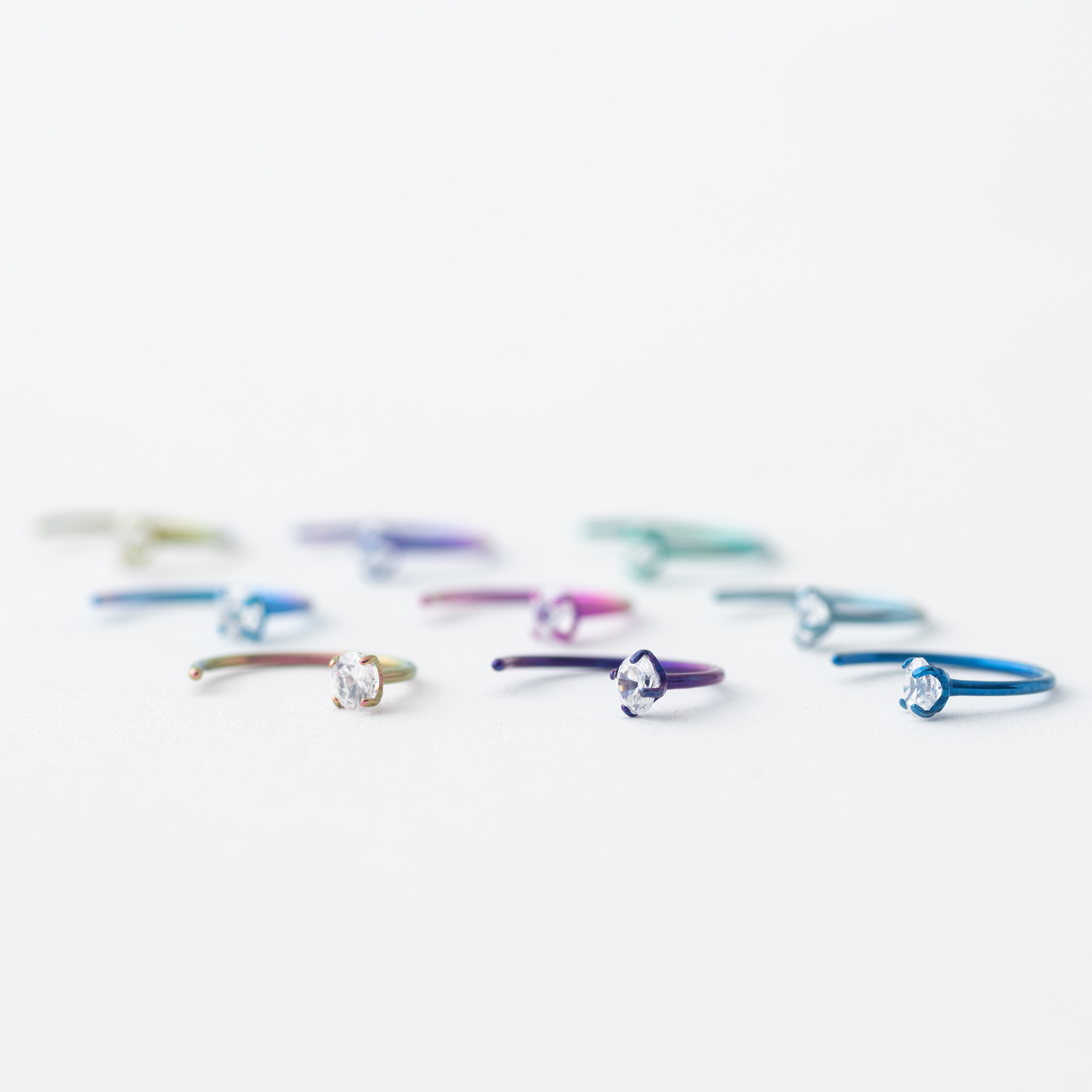 チタン製キャッチレスピアス　結　両耳用