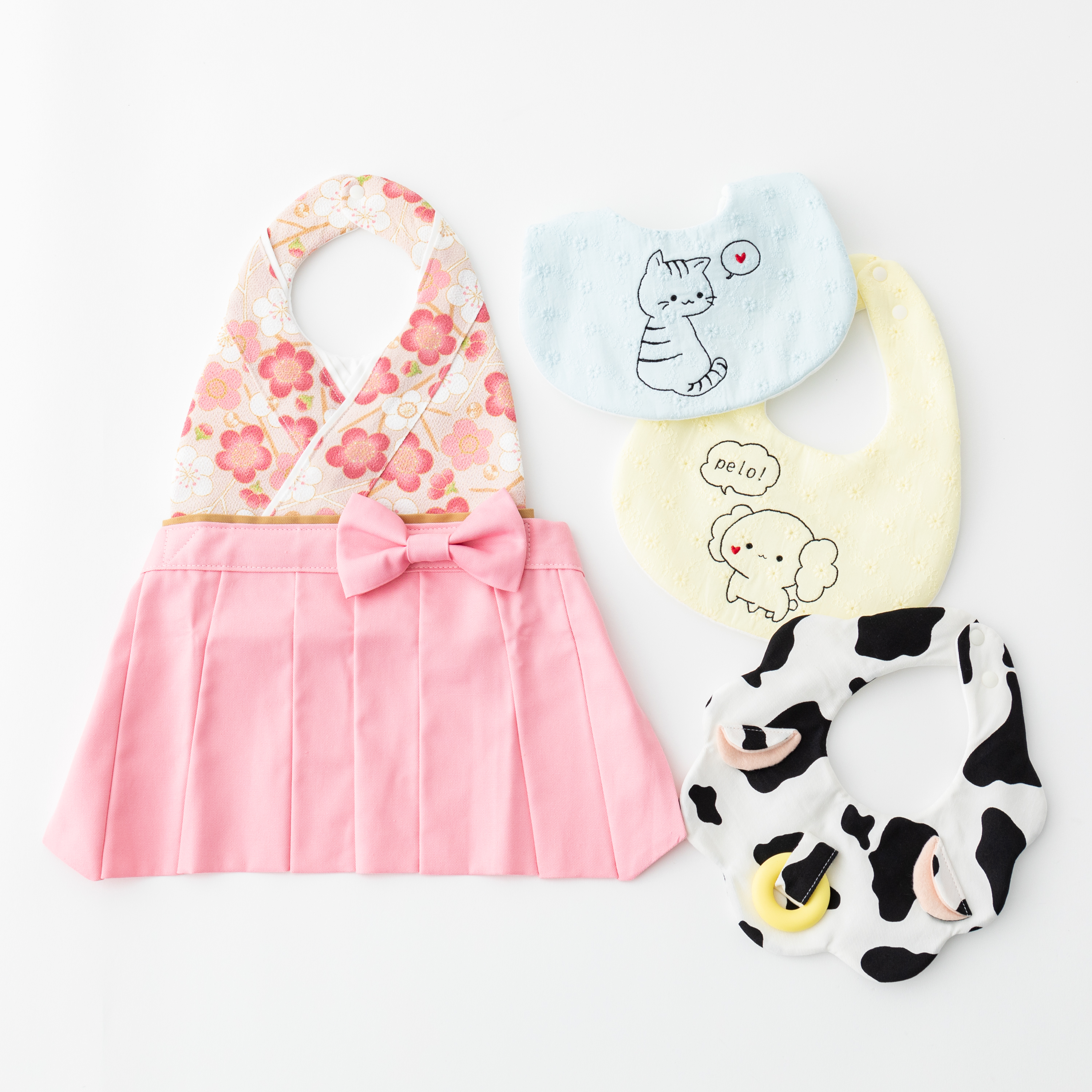 袴風スタイ 【桃】 ＆ 歯固め付きスタイ ＆ どうぶつ刺繍スタイ２枚セット