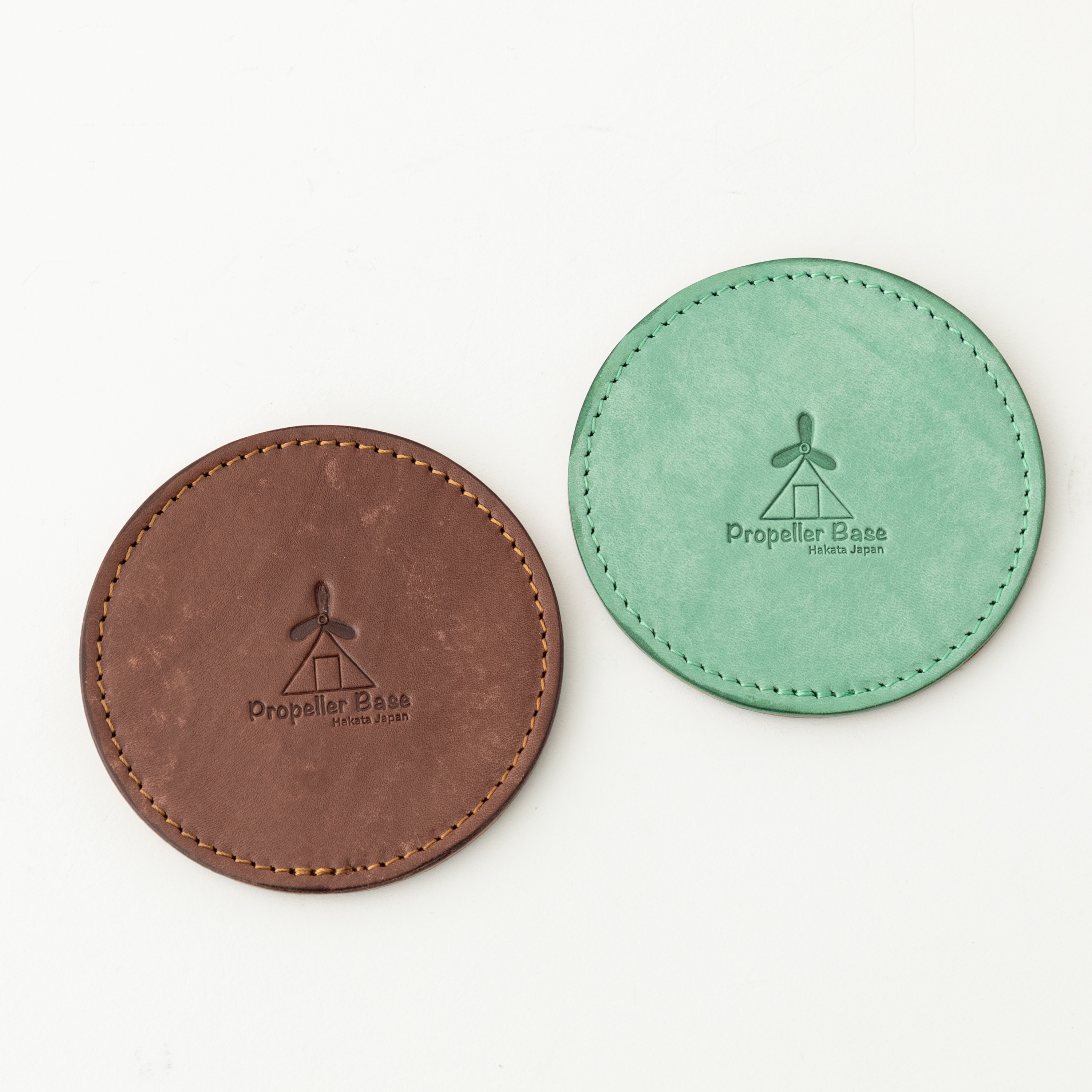 イタリアンレザーのコースターセット（２枚組）