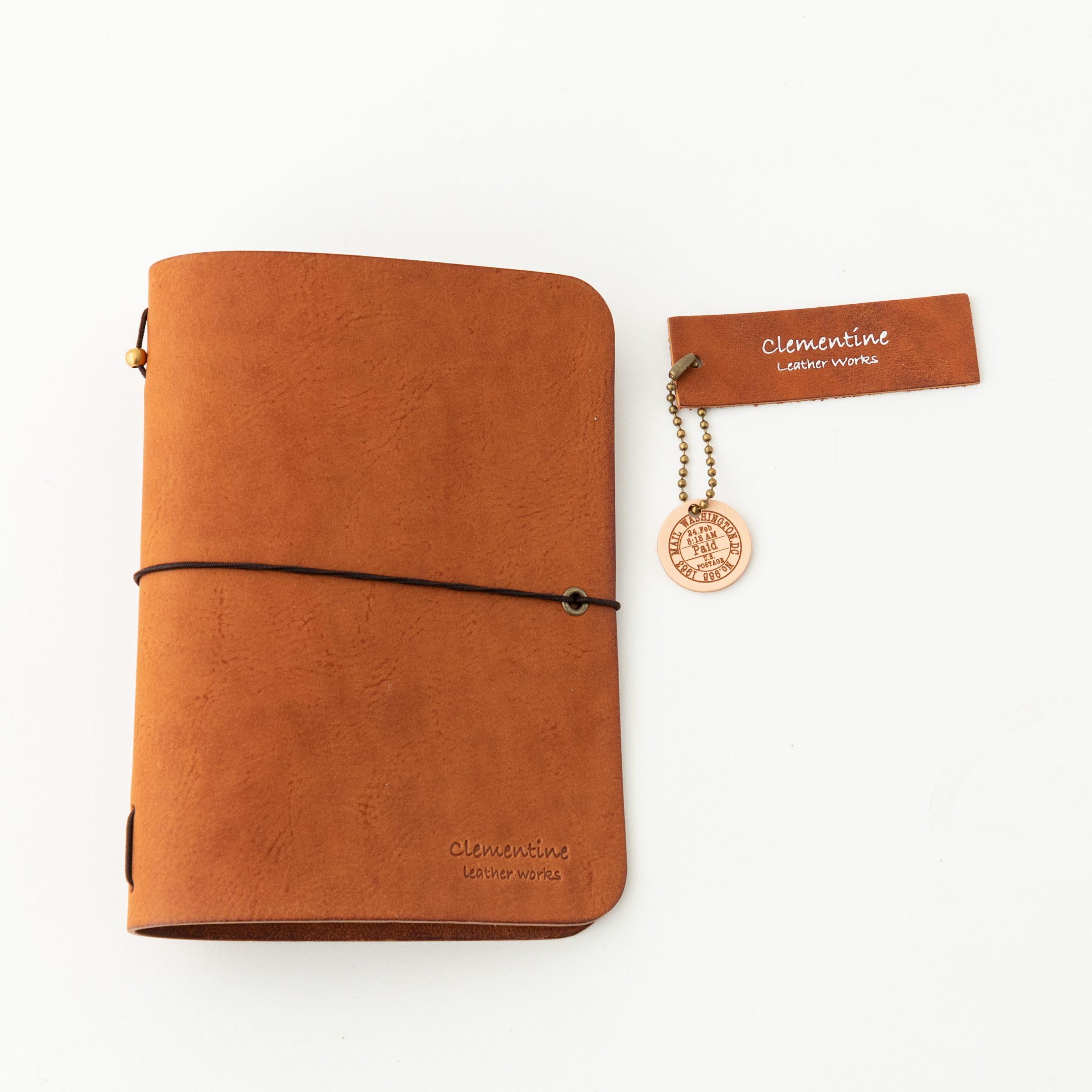 真鍮玉とオイルレザーのブックカバー