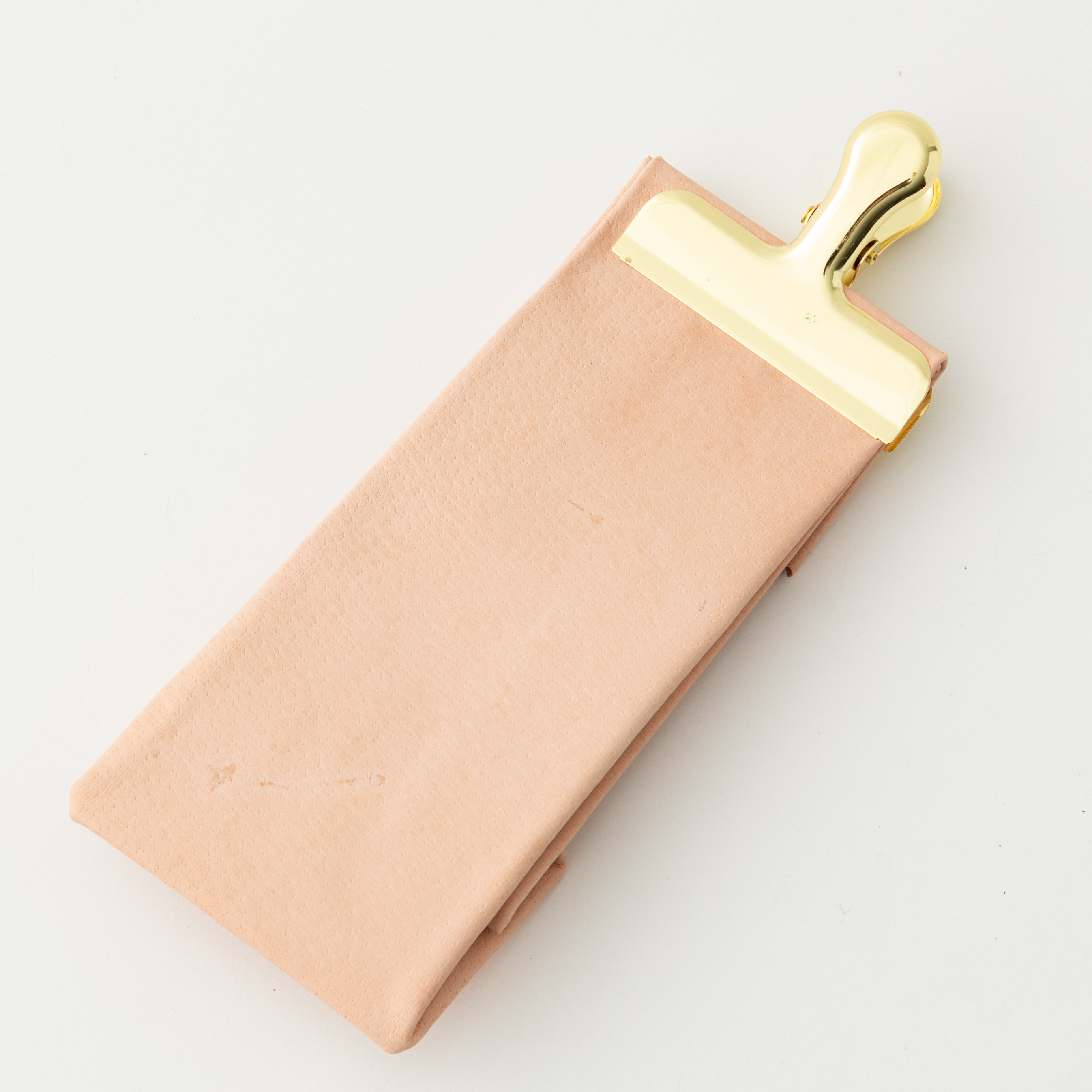 手に馴染む、縦長クラフトバッグ