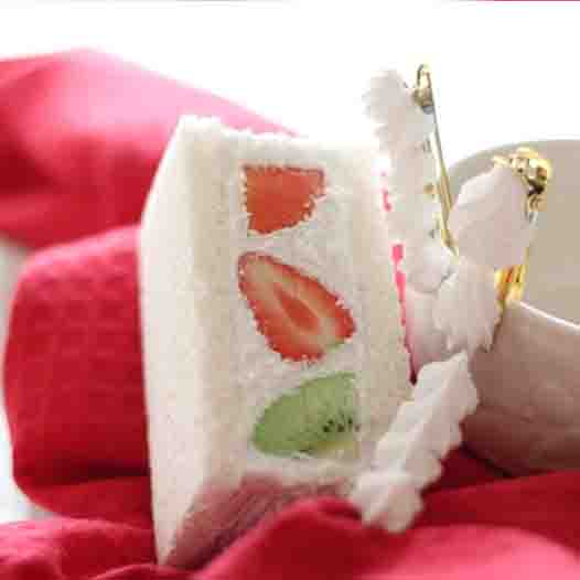 【ヘアピン】クリーム3点＆【ポーチ】フルーツサンド（みかん・苺・キウイ）1点　合計4点セット