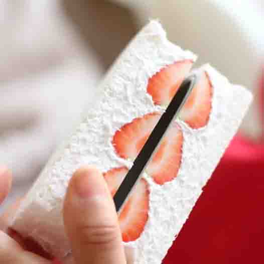 【ヘアピン】クリーム3点＆【ポーチ】苺サンドイッチ1点　合計4点セット