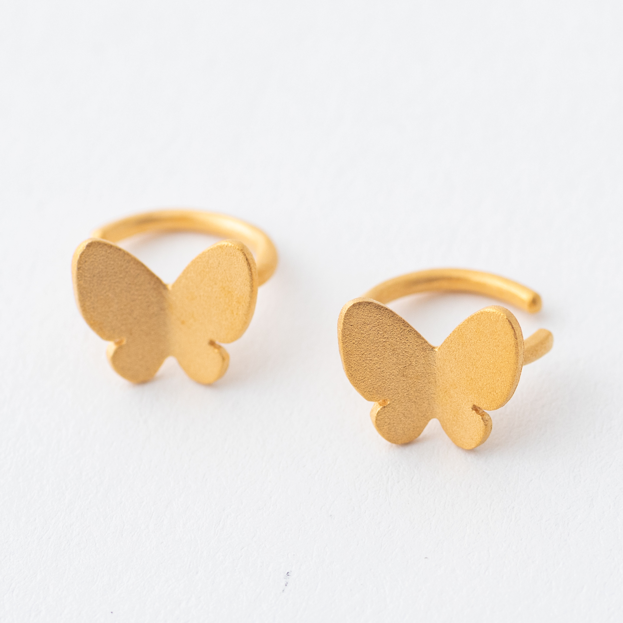 蝶のイヤーカフ(ゆったりタイプ)