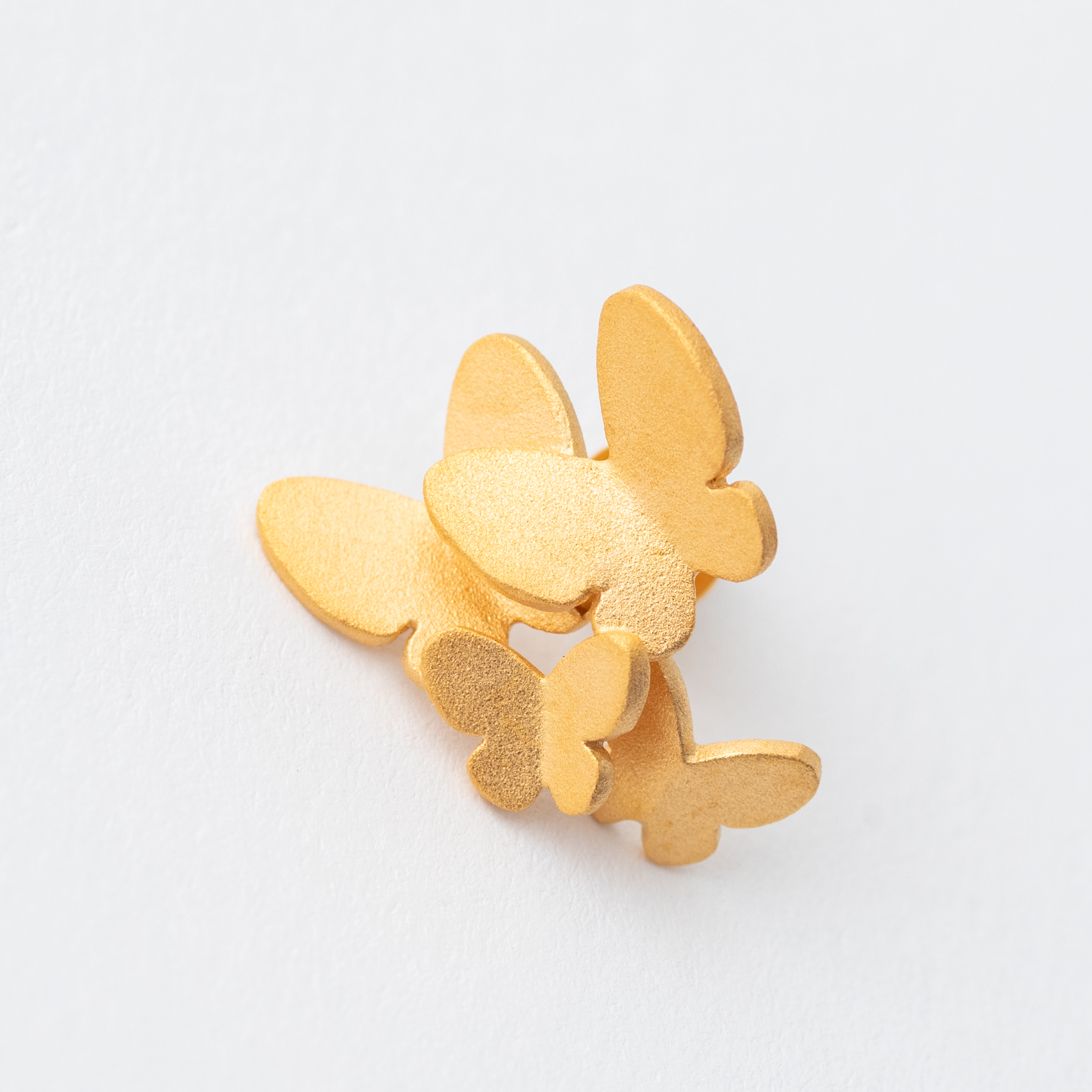 【片耳ずつの販売】4人家族の蝶ピアス・イヤリング　アシンメトリー ちょうちょ バタフライ