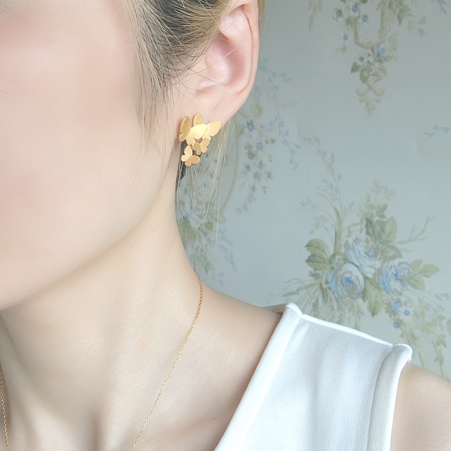 【片耳ずつの販売】4人家族の蝶ピアス・イヤリング　アシンメトリー ちょうちょ バタフライ