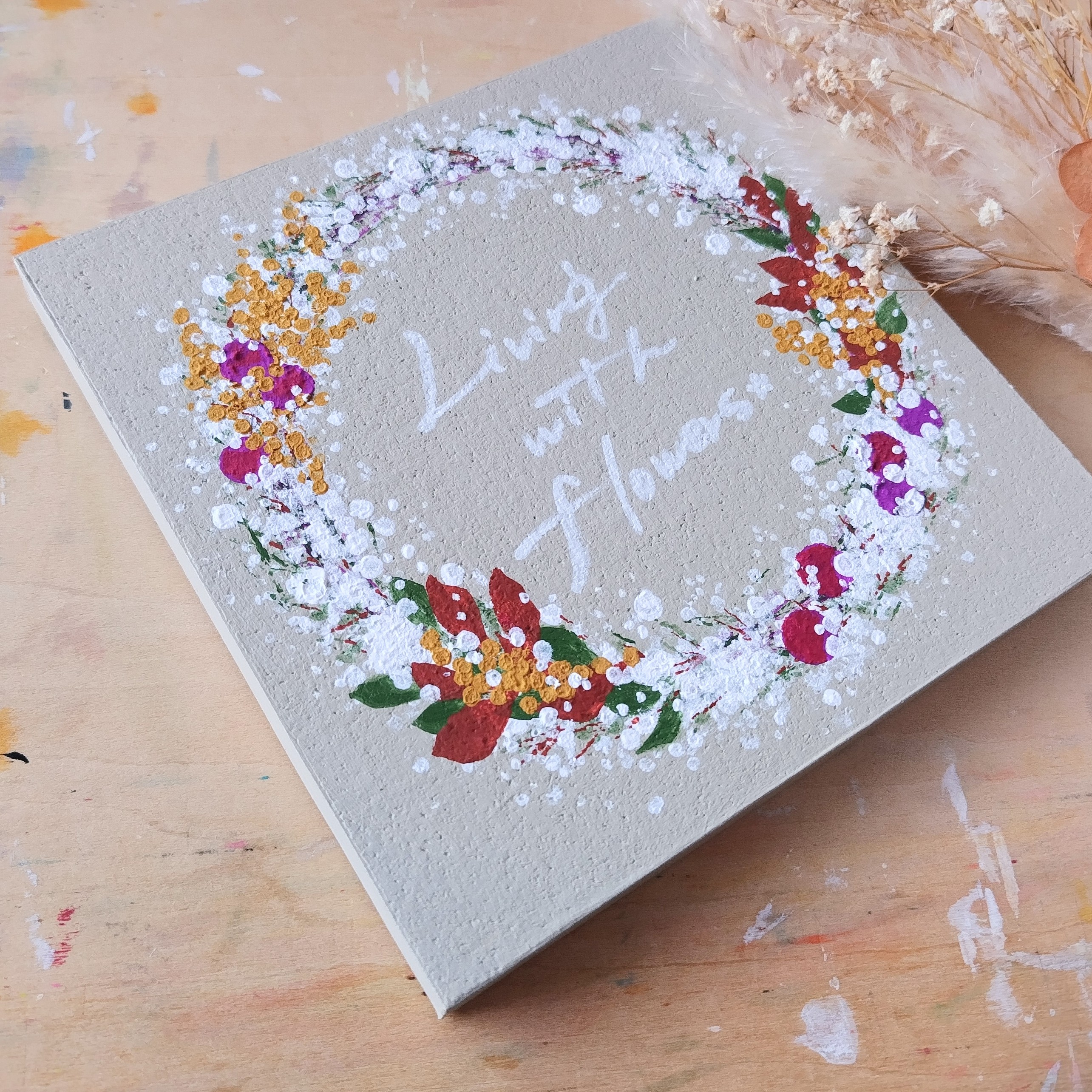 お好きな文字入れができるアートパネル「かすみそうのリース」