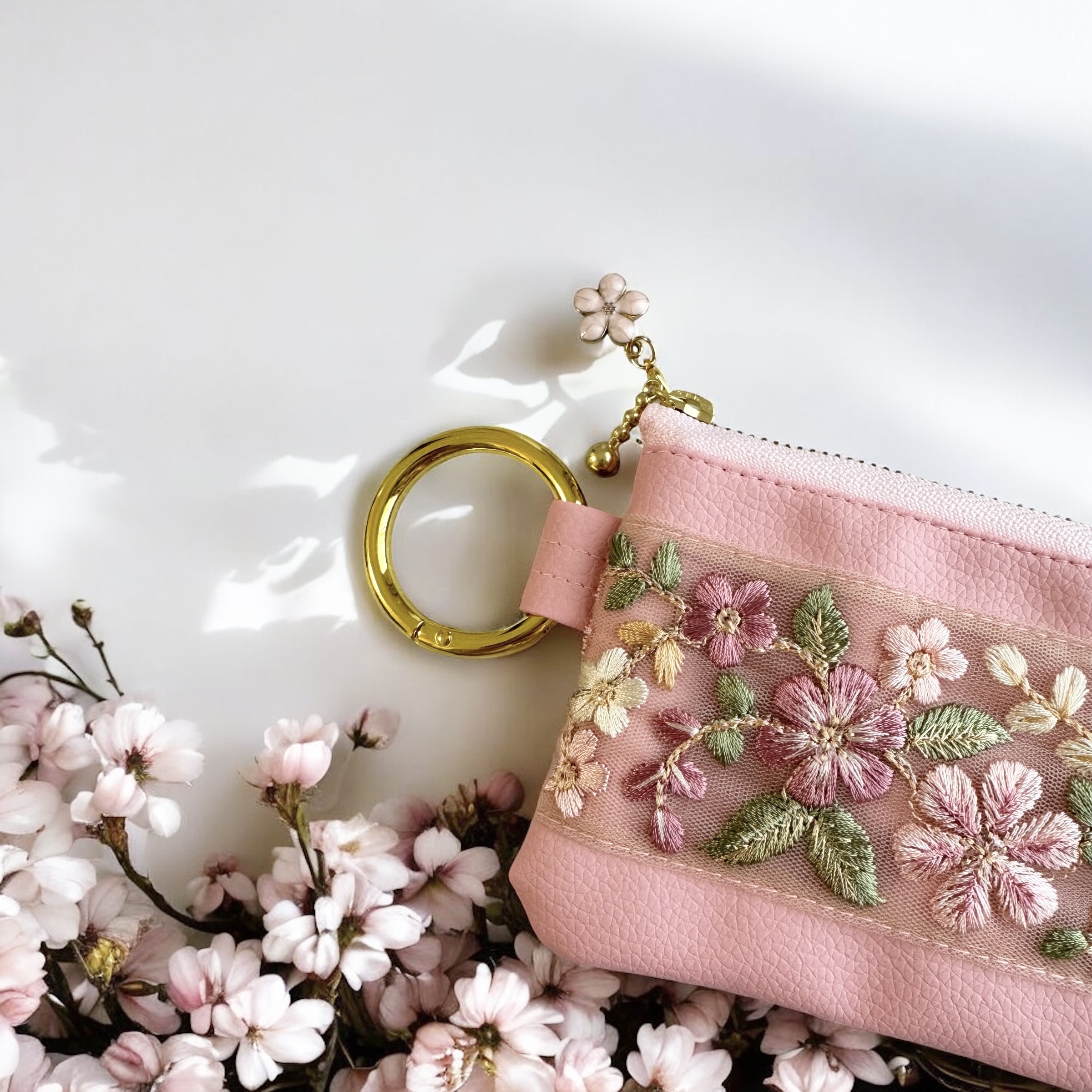 インド刺繍×エコレザー　ミニポーチ（桜）