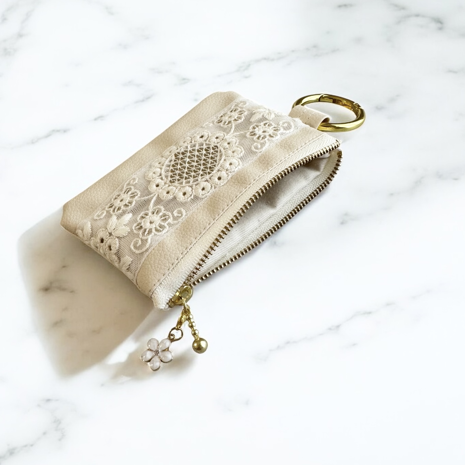 インド刺繍×エコレザー　ミニポーチ（ナチュラルフラワー）