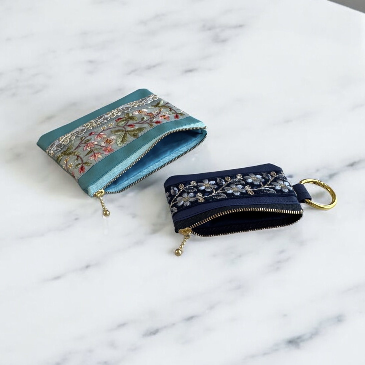 インド刺繍×エコレザー ポーチ2点セット（流れるお花×ネイビー）