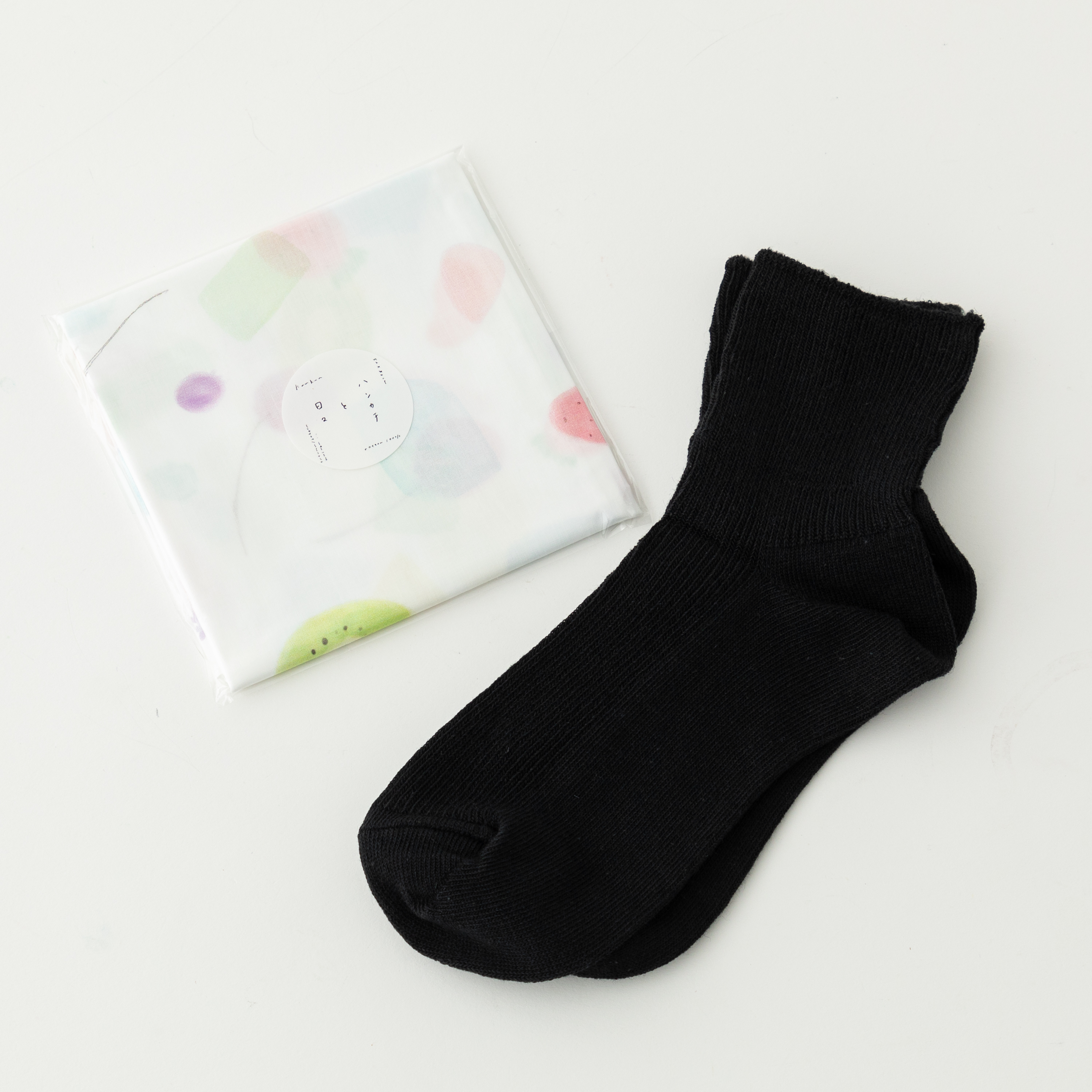 ハンカチとシンプル靴下セット