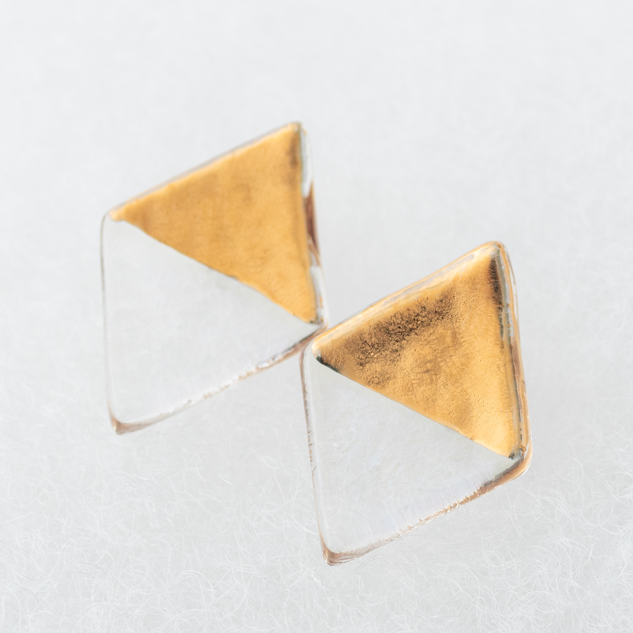 クリアガラスのひし形ピアス