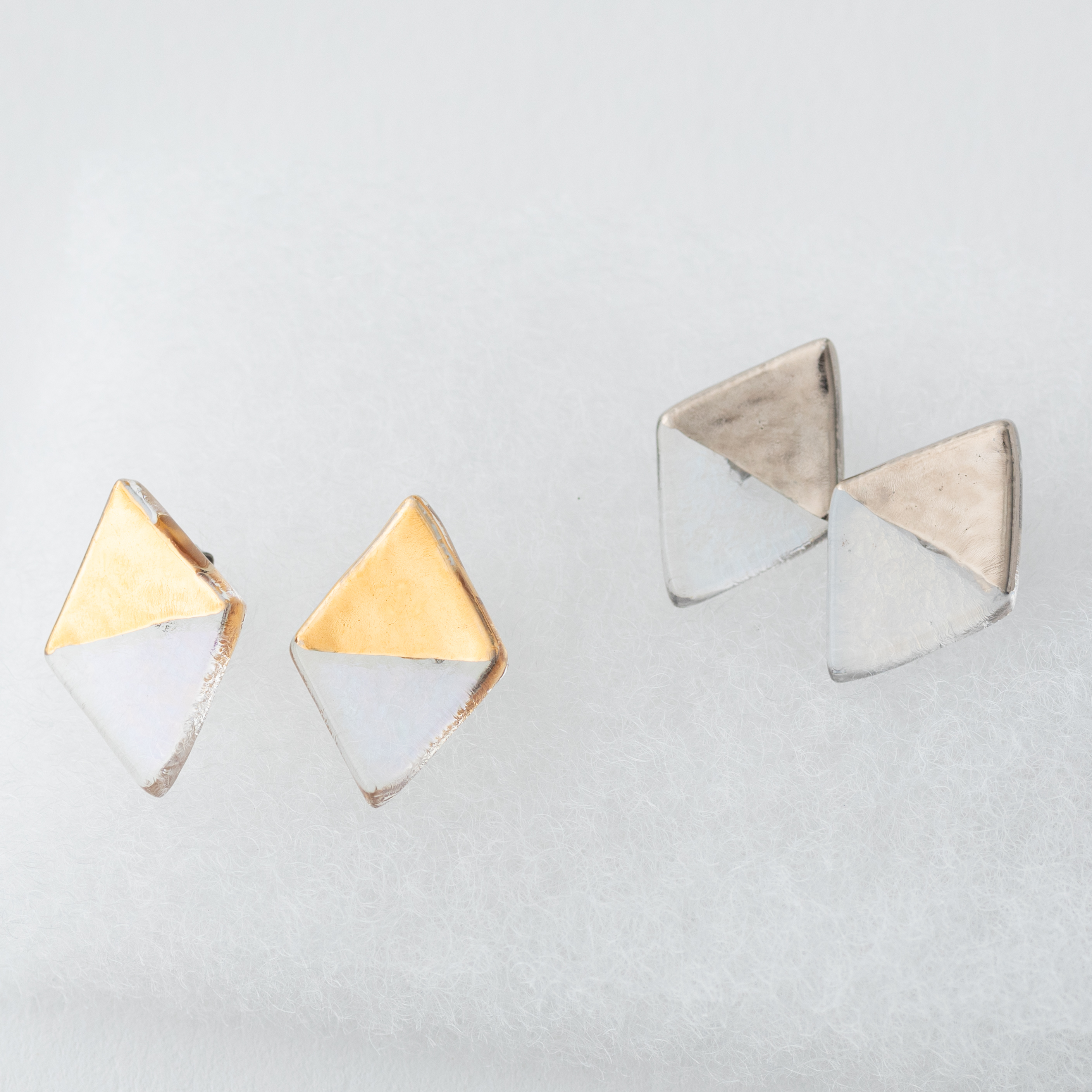 クリアガラスのひし形ピアス
