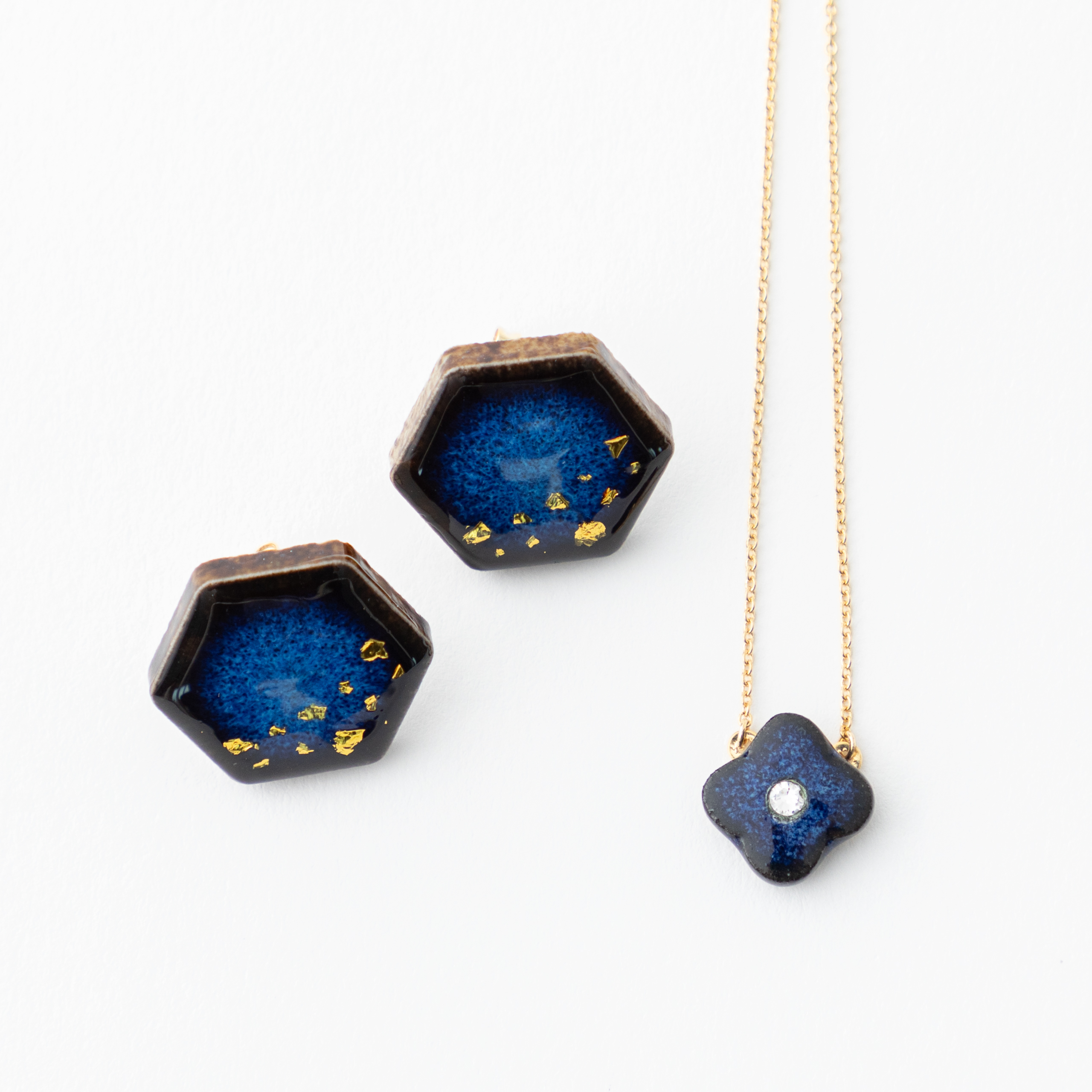 美濃焼陶器 星屑のピアス・「tou」 小花 クリスタル ネックレスセット