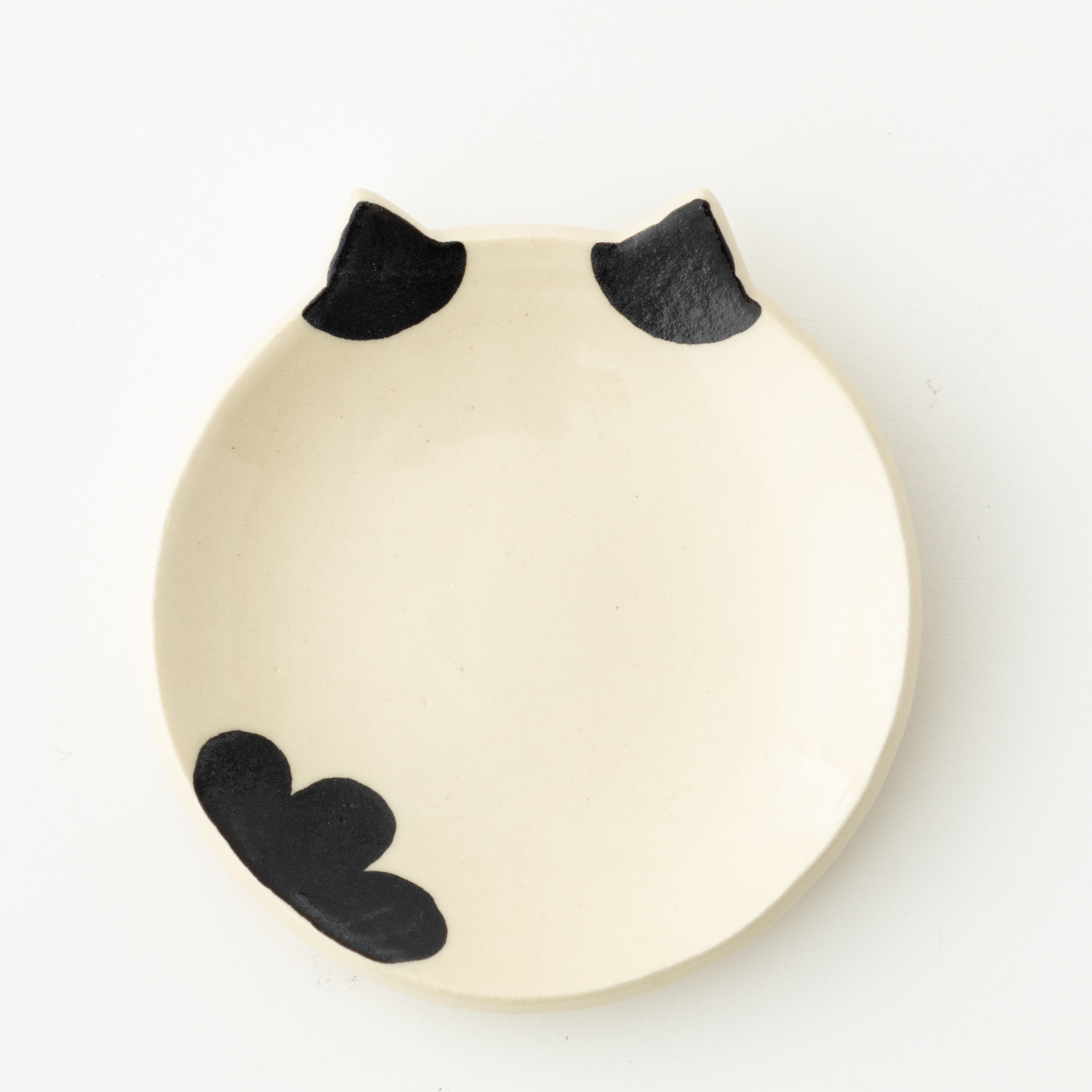 テーブルで猫を感じ心がやすらぐ猫小皿2枚セット