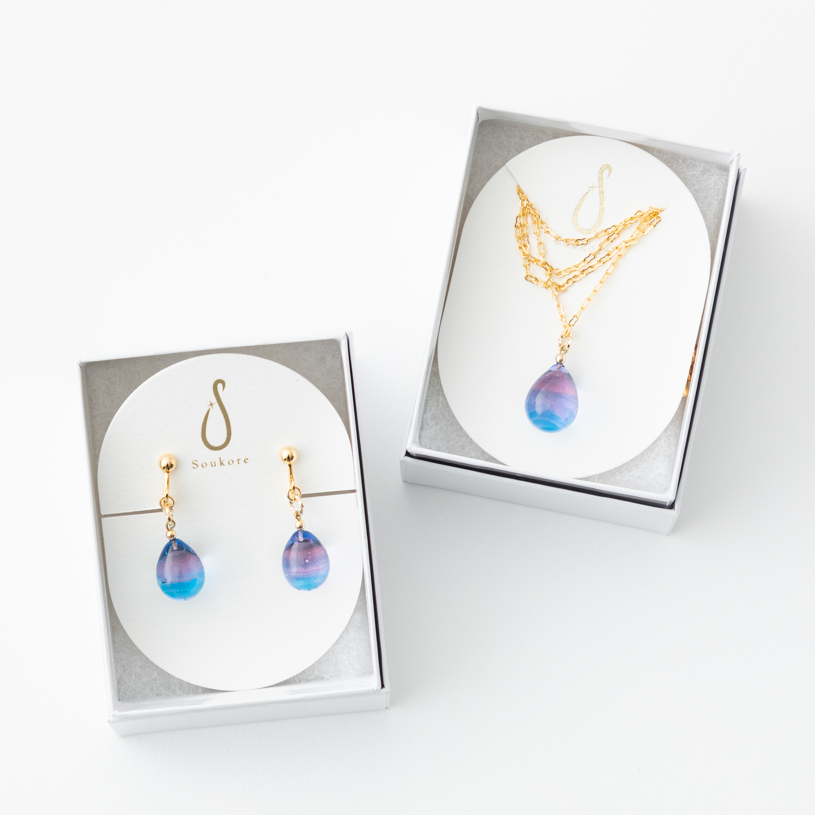 ピンクブルーネックレス＆イヤリングセット（ゴールドカラー）